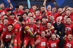 开云体育平台APP-外援球员加盟球队，助力夺冠