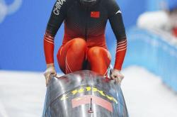 开云体育直播-挪威雪车选手优势明显，稳坐领先位置