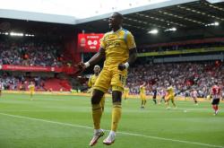 开云体育中国官网-雷丁队逆袭成功，晋级到半决赛