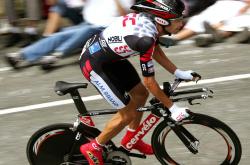 开云体育下载-灰熊加时鏖战老鹰，浓眉在F1新赛季揭幕战接管比赛