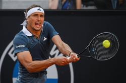 开云体育-西班牙网球队绝地反击英国网球队，兹维列夫关键制胜的简单介绍