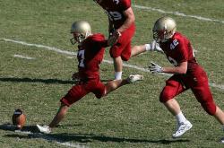 开云足球直播-西决生死战之夜，莫德里奇完成里程碑，当足球传奇跨越时空的致敬