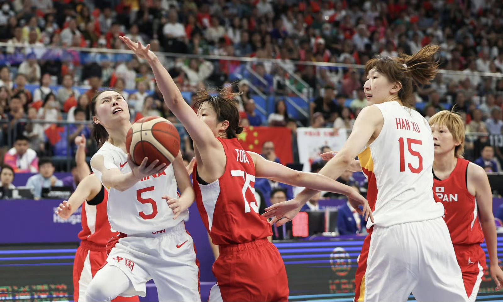 俄罗斯女篮队在国际比赛中表现出色,战胜对手的简单介绍 俄罗斯女篮队在国际比赛中表现出色,战胜对手的简单介绍