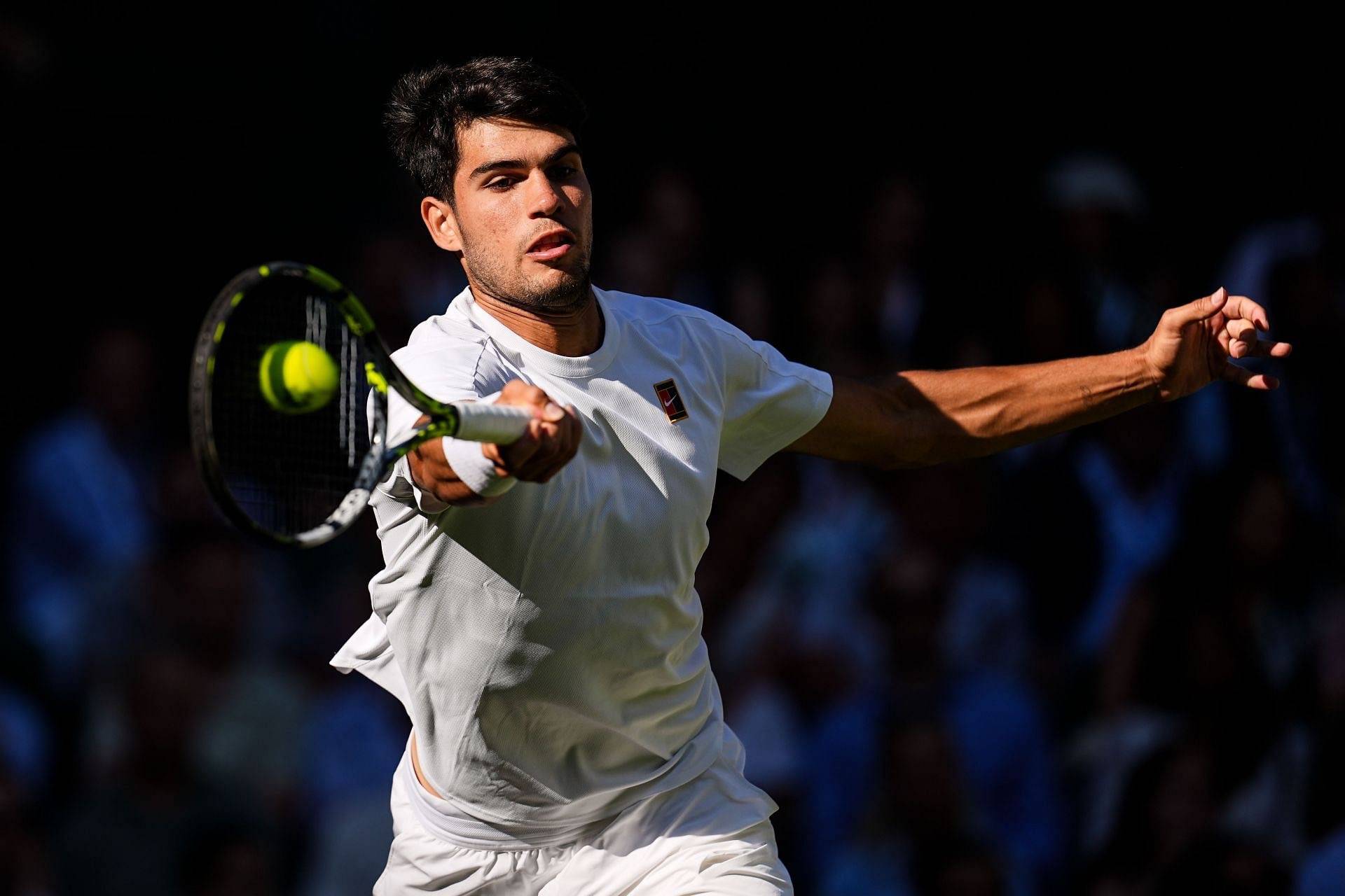 包含美国网球队血洗法国网球队，克耶高斯关键制胜的词条