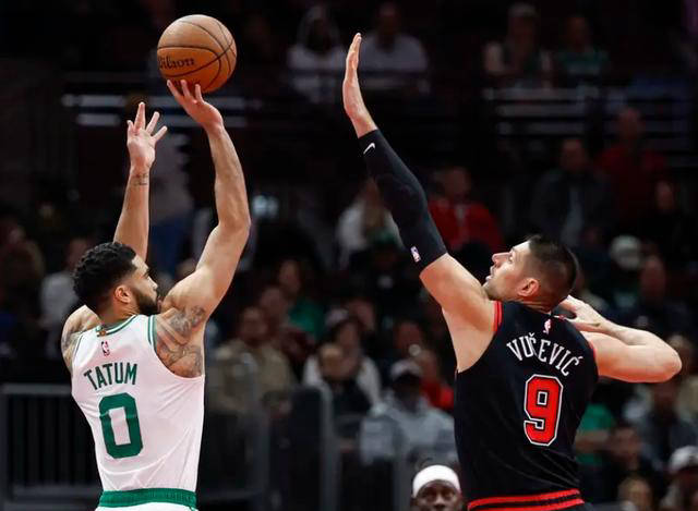 凯尔特人鏖战福建队,拉文扛起全队的简单介绍 凯尔特人鏖战福建队,拉文扛起全队的简单介绍