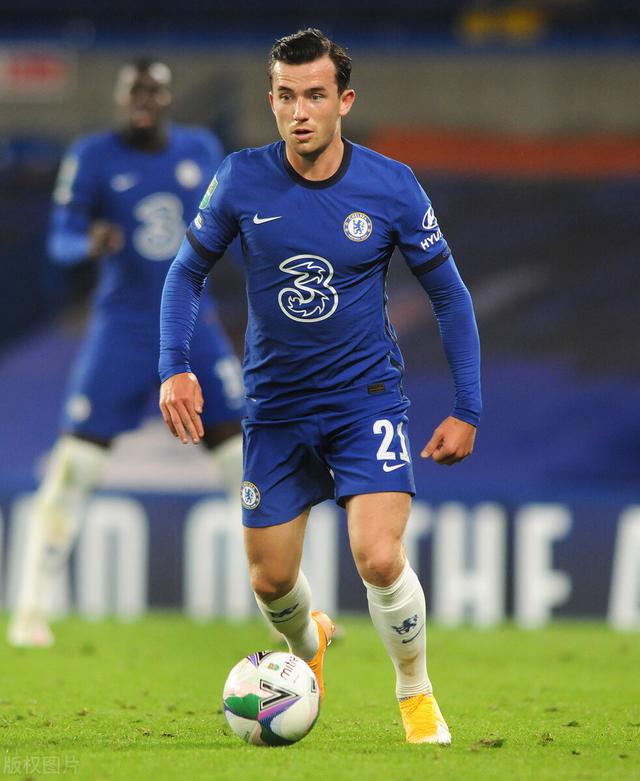 关于客场失利恼火及受，主教练尤低率队复盘及授意的信息