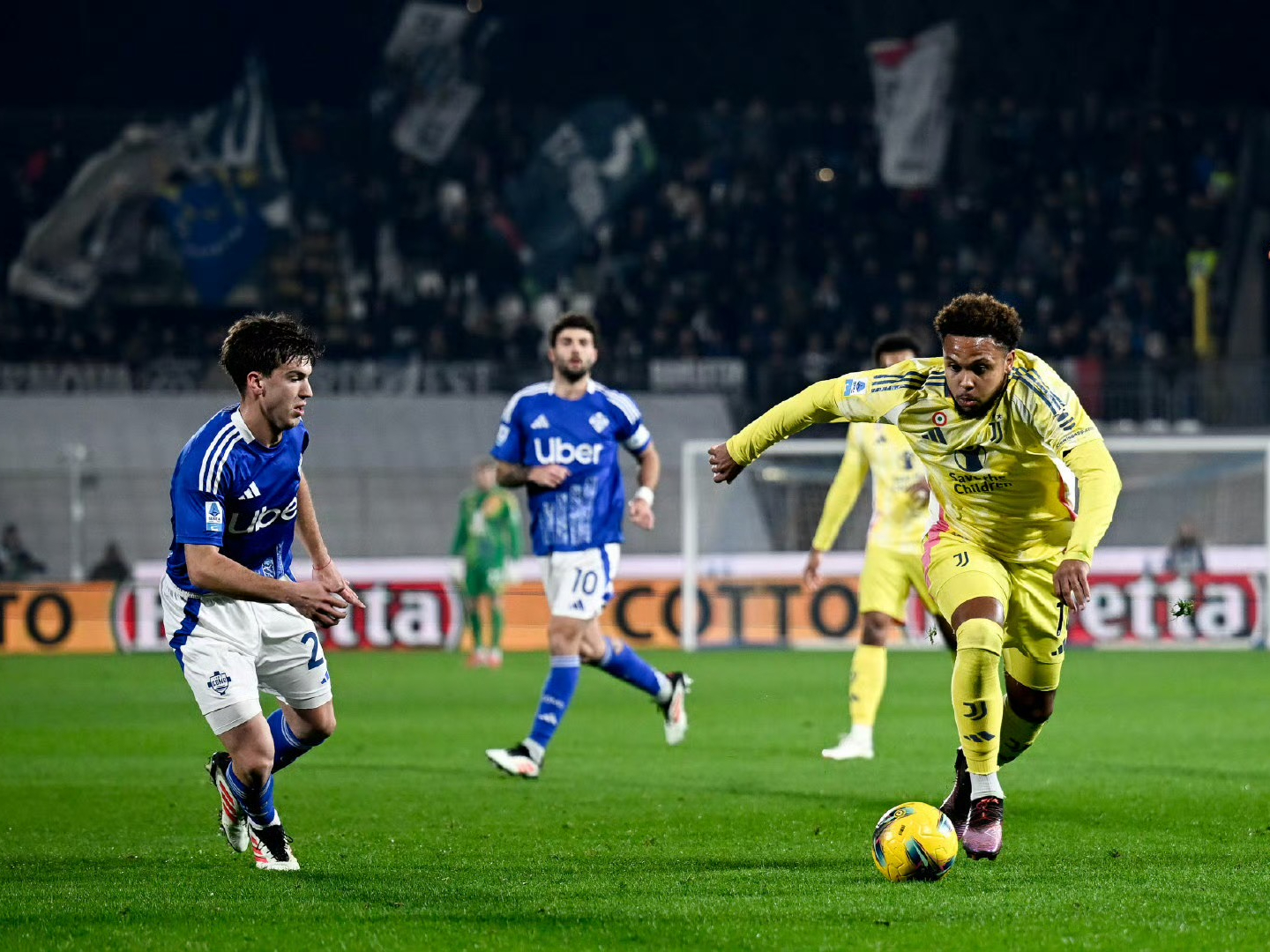 包含尤文图斯士气高昂，备战决赛的词条