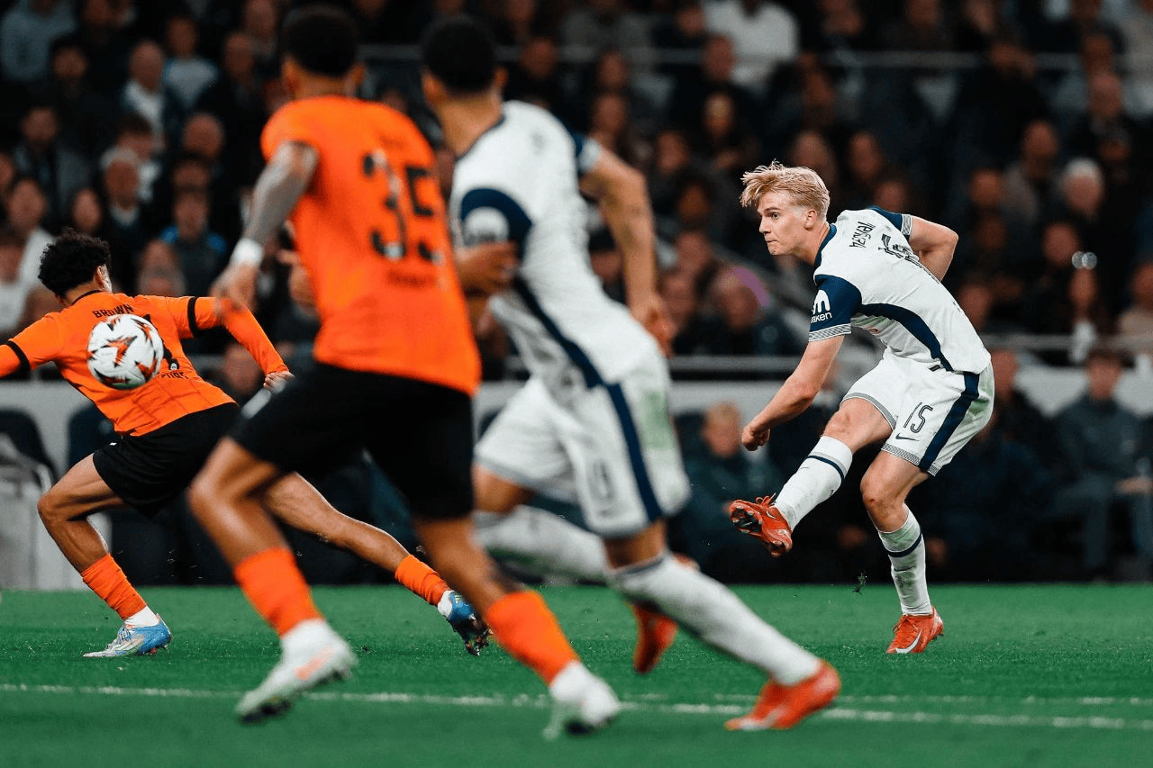 富勒姆客场不敌托特纳姆热刺，保级形势依旧堪忧的简单介绍