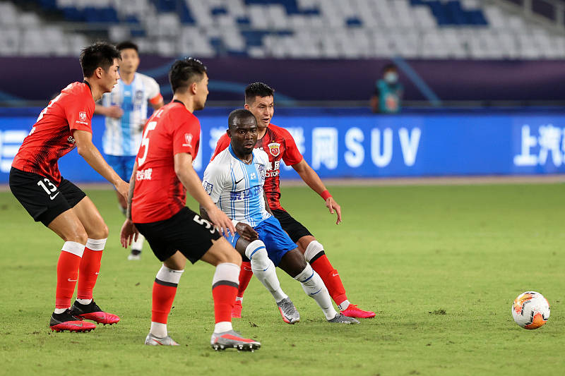 上港遭遇泰达逆转,憾失胜机 上港遭遇泰达逆转,憾失胜机