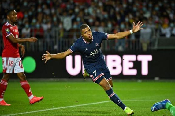 关于雷恩队客场大胜对手，笑傲法国联赛的信息