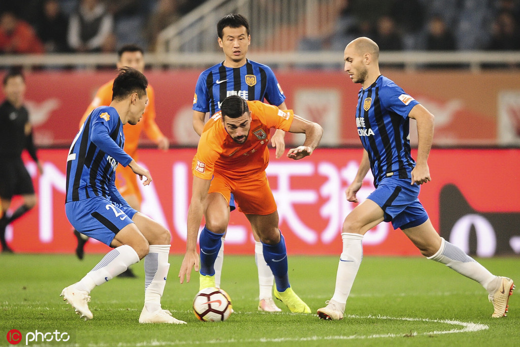 苏宁客场逆转鲁能，喜迎连胜