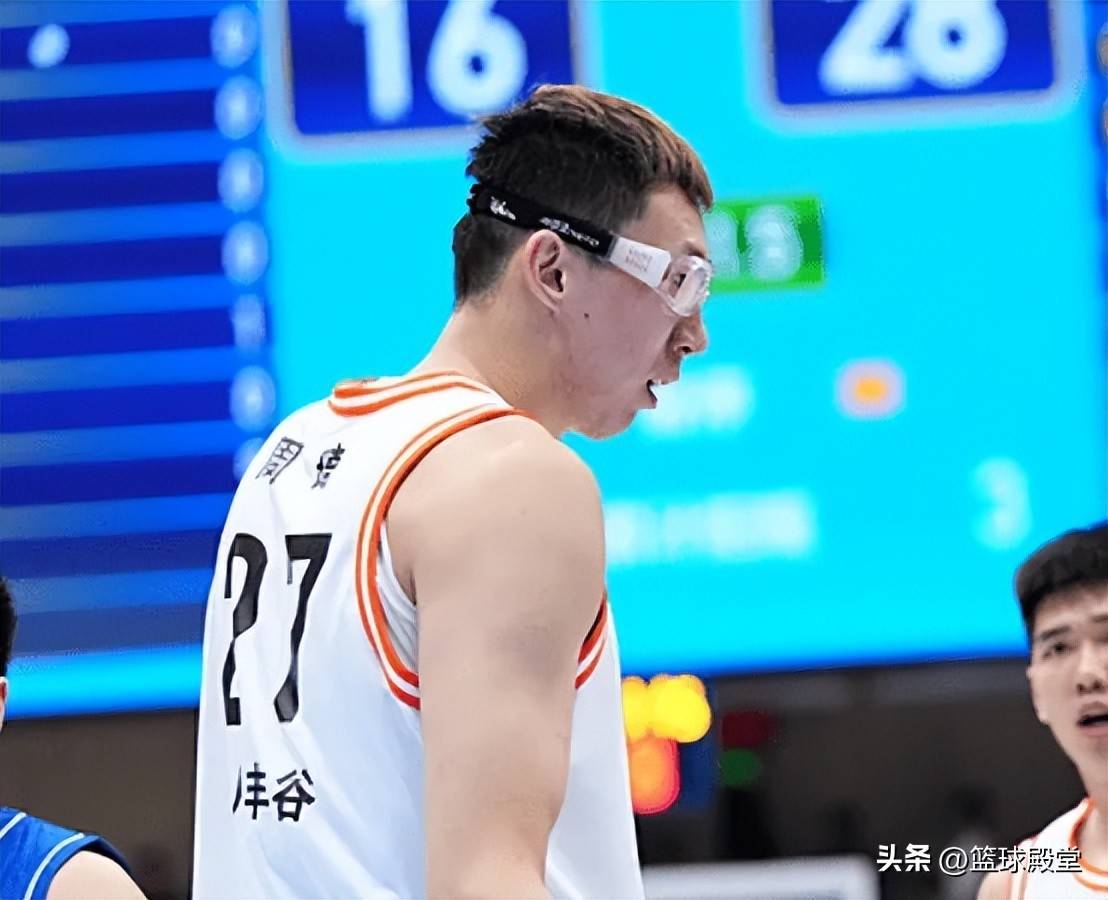 包含四川队鏖战广州队，周琦惊艳四座的词条