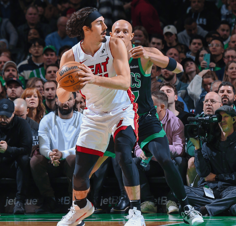 关于雄鹿B队完胜爵士，乔治统治全场的信息