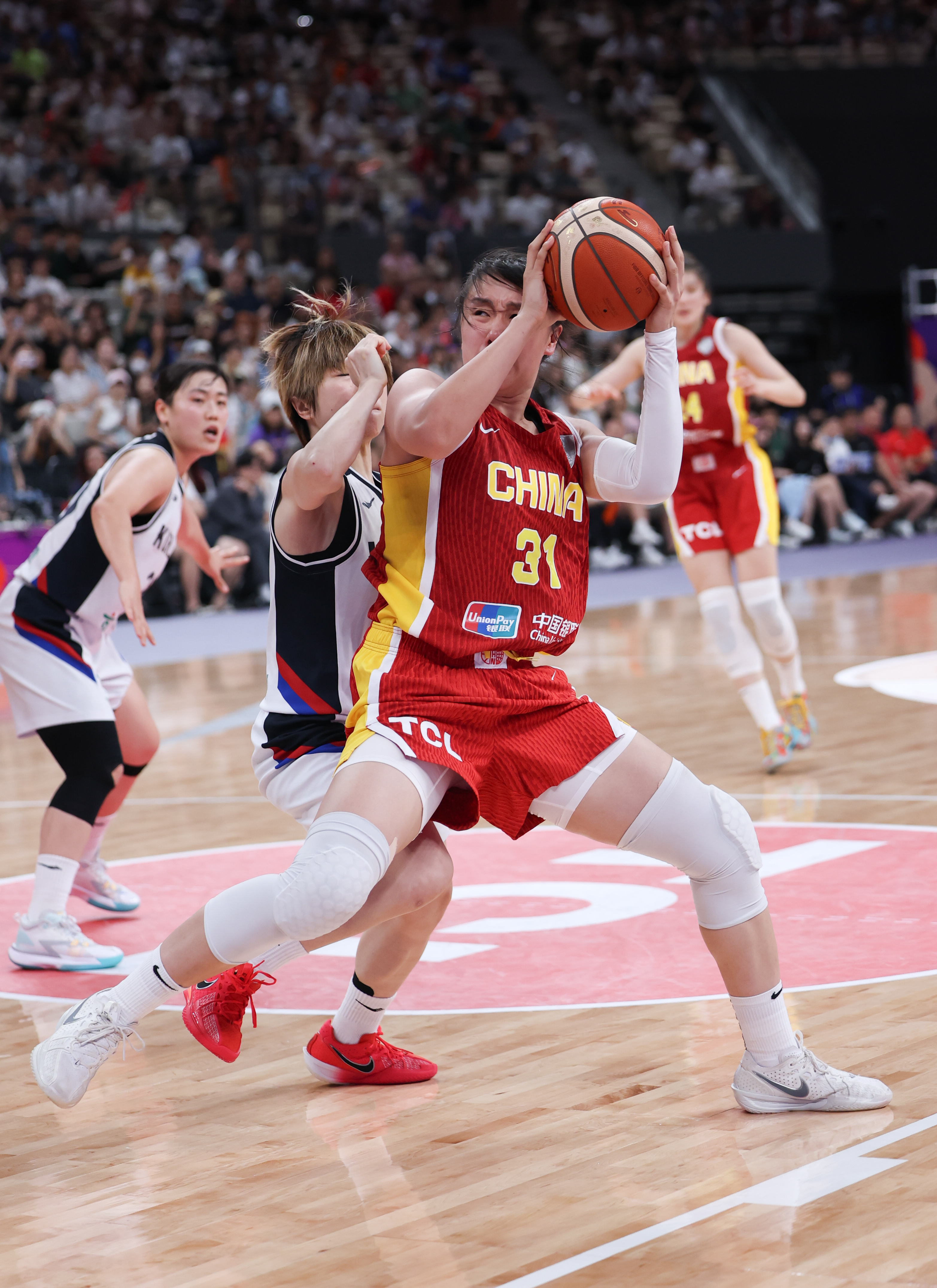 包含亚洲低年龄组篮球赛精彩纷呈的词条