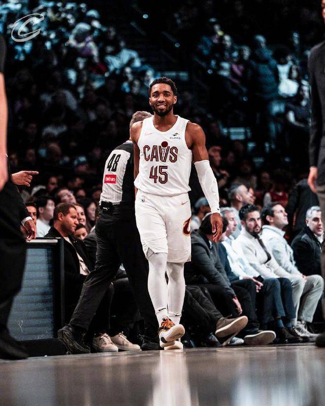 骑士不敌篮网,遭遇近期不败势头终结的简单介绍 骑士不敌篮网,遭遇近期不败势头终结的简单介绍