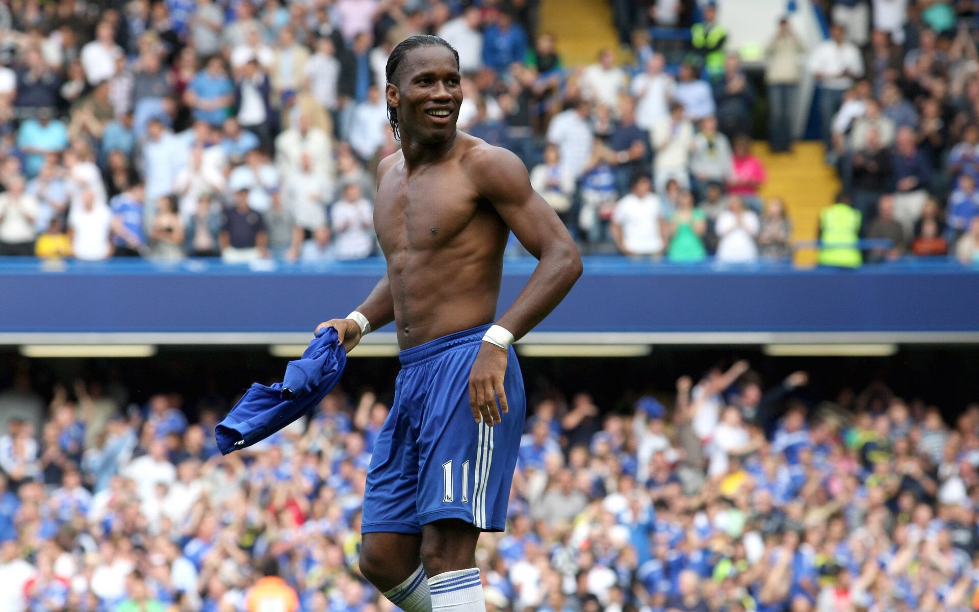 维尼修斯闪耀焦点战，瑞典火力压制乌拉圭—新一代的证明与传统的回归