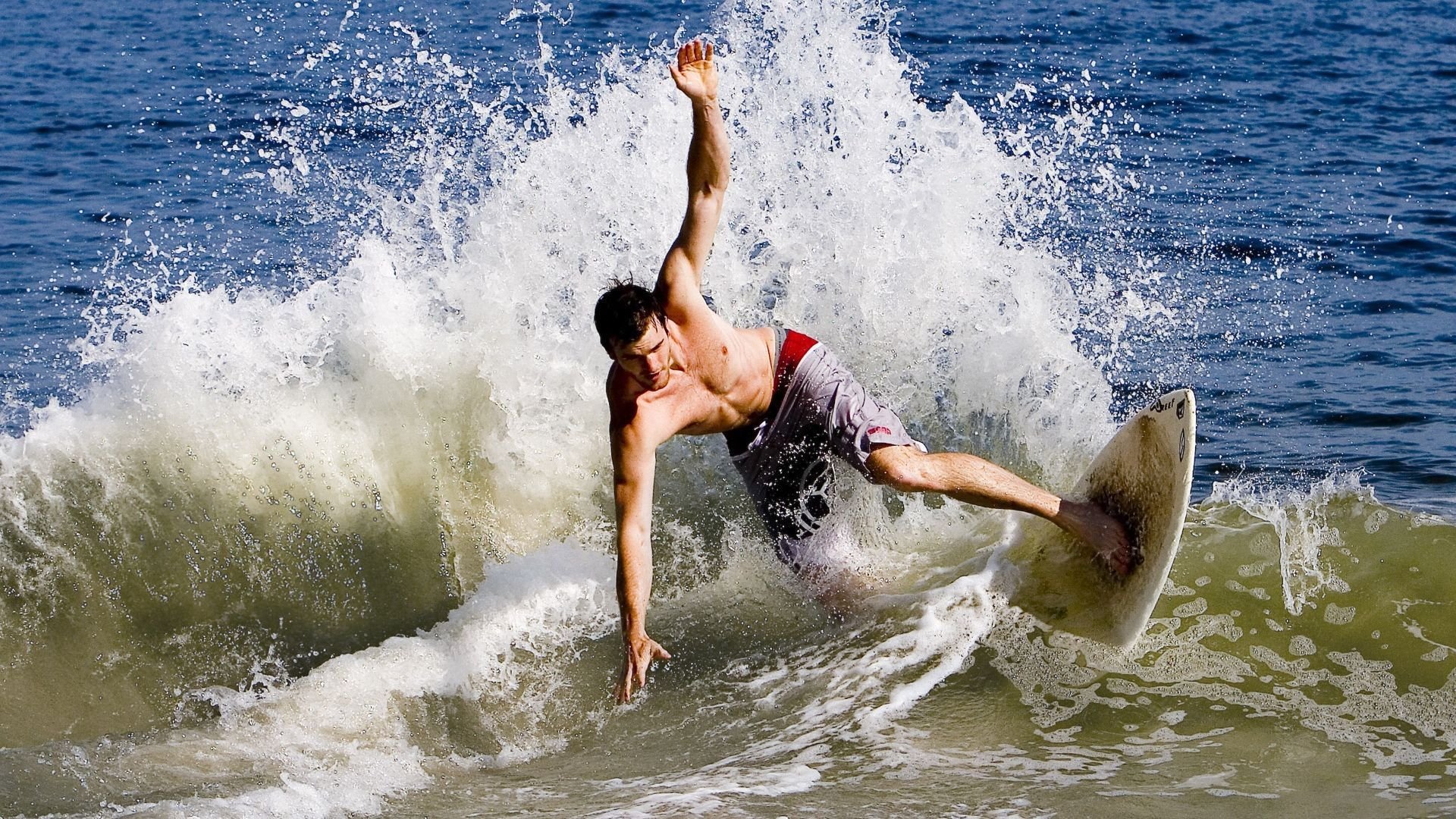 雷霆防守锁死掘金,美加墨世界杯焦点战的战术启示